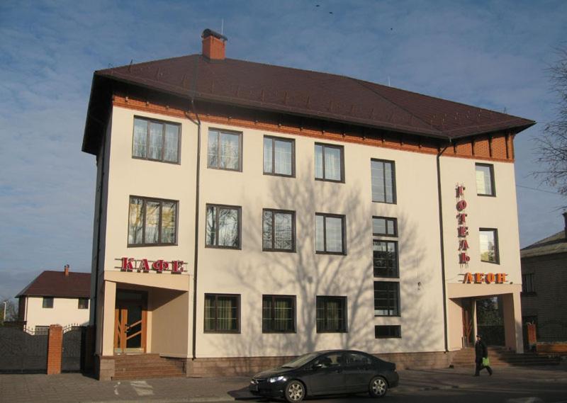 Готель Леон Novohrad-Volyns'kyy Buitenkant foto